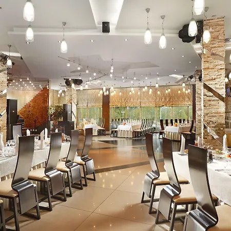 Victoria & Business Centre Hotel 4*