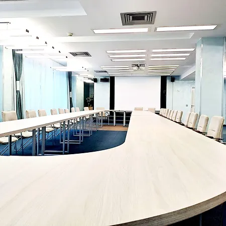 Victoria & Business Centre 4*