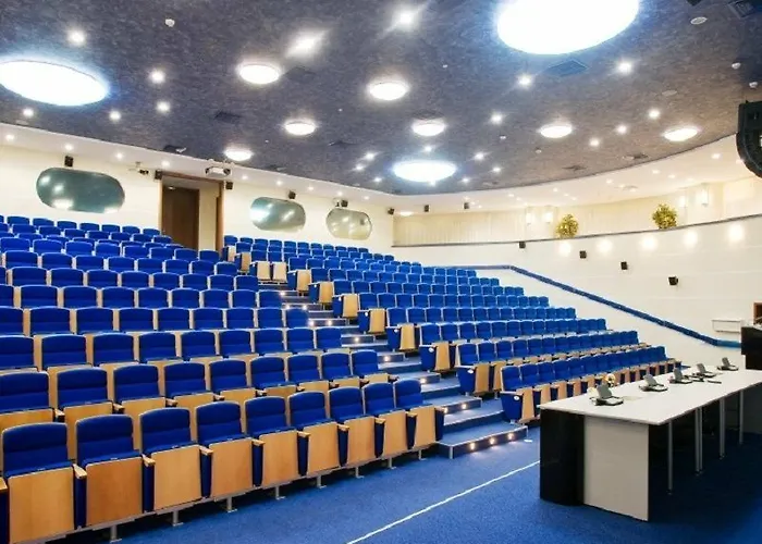 Victoria & Business Centre 4*