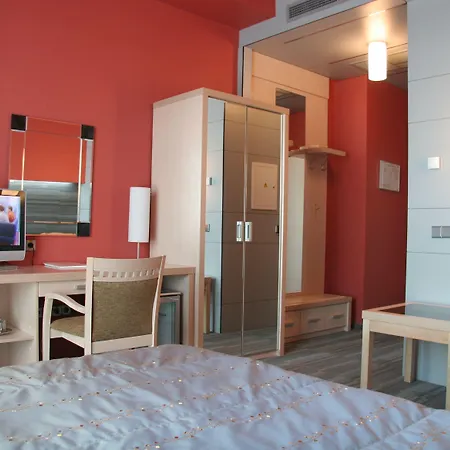 Victoria & Business Centre Hotel 4*