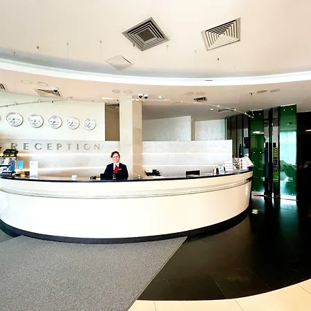 Victoria & Business Centre Hotel 4*