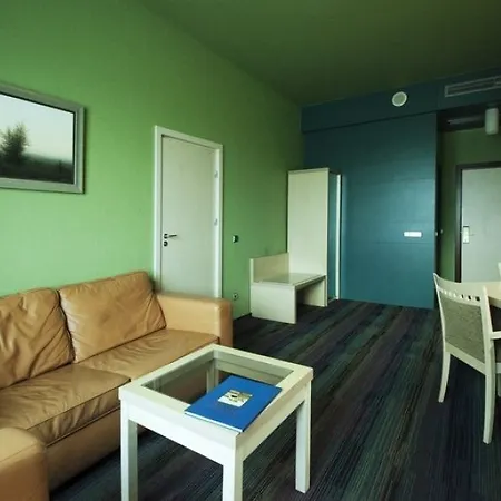 Hotel Victoria & Business Centre 4*