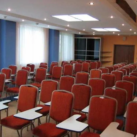 Victoria & Business Centre Hotel 4*