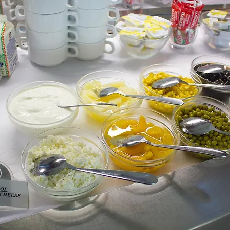 Hotel Victoria & Business Centre 4*