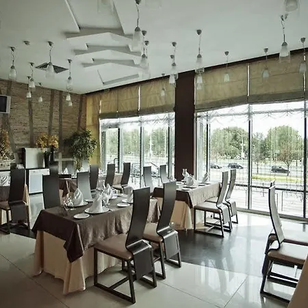 Hotel Victoria & Business Centre 4*
