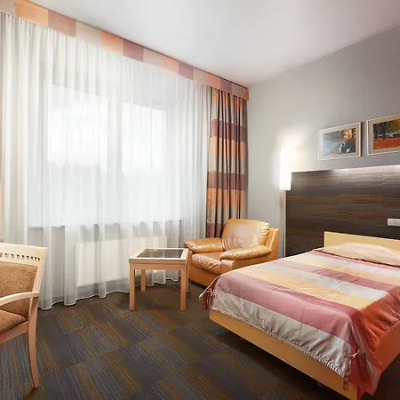 Hotel Victoria & Business Centre 4*
