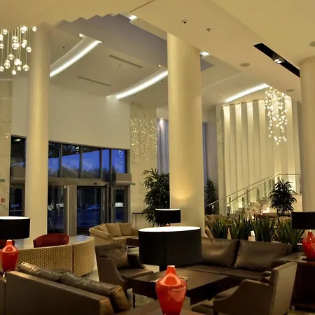 Hotel Victoria & Business Centre 4*