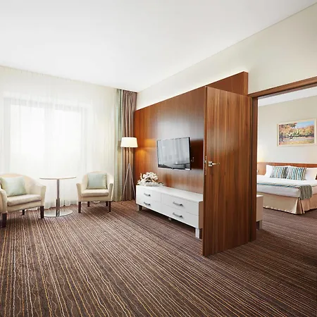 Victoria & Business Centre Hotel