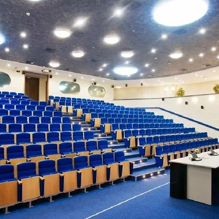 Victoria & Business Centre 4*