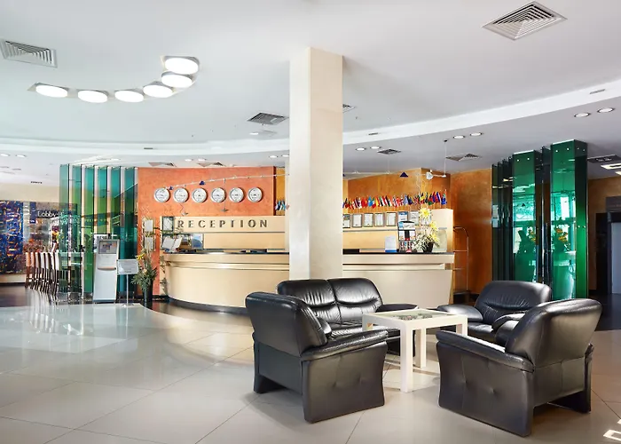 Victoria & Business Centre Hotel 4*