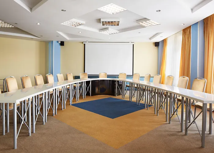 Victoria & Business Centre Отель