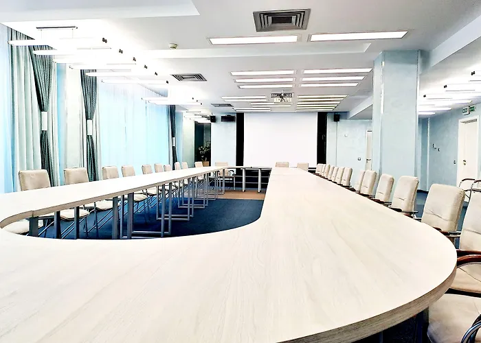 Victoria & Business Centre 4*