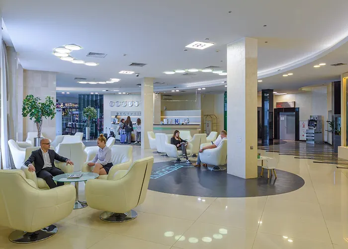 Отель Victoria & Business Centre 4*