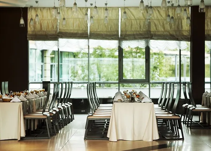 Victoria & Business Centre 4*