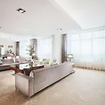Victoria & Business Centre Hotel 4*