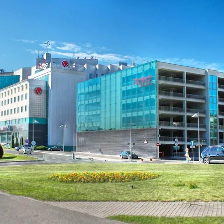 Victoria & Business Centre Hotel 4*