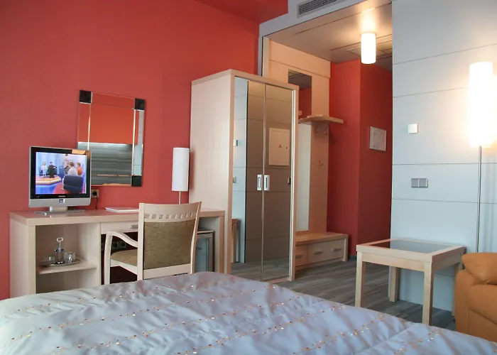 Victoria & Business Centre Hotel 4*