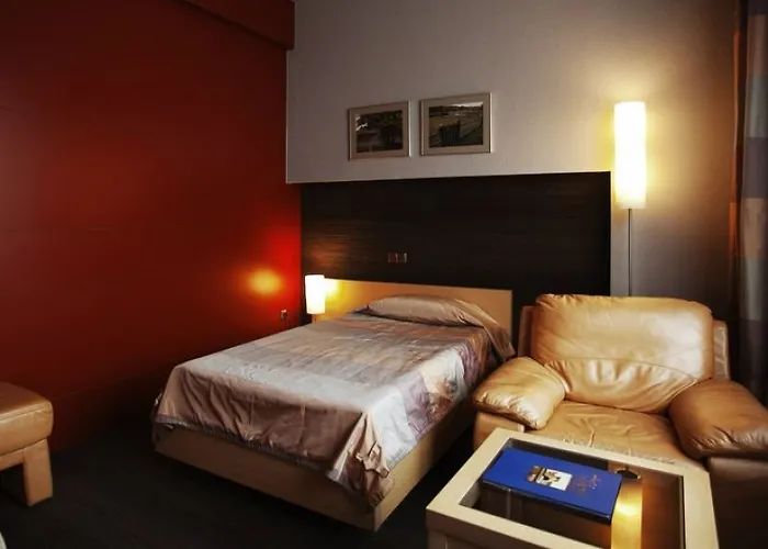 Victoria & Business Centre Hotel